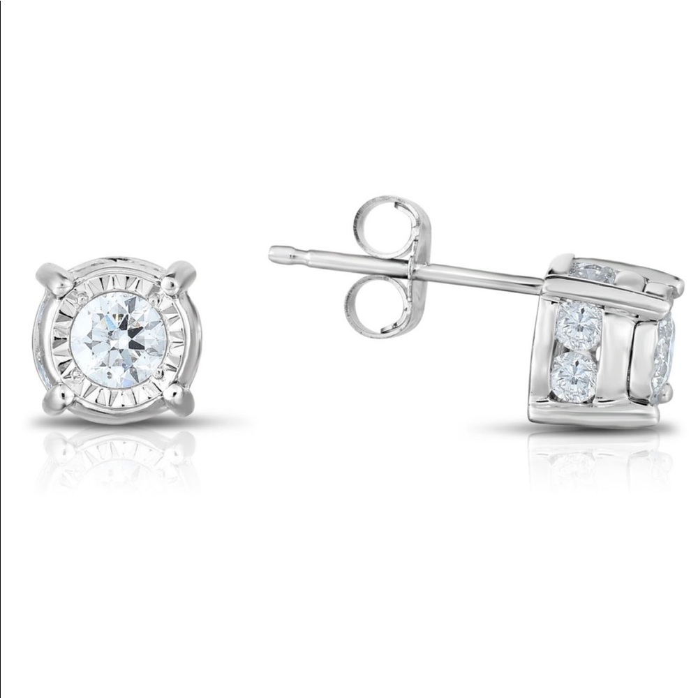 ISO single earring or the pair. 1CT total for pair